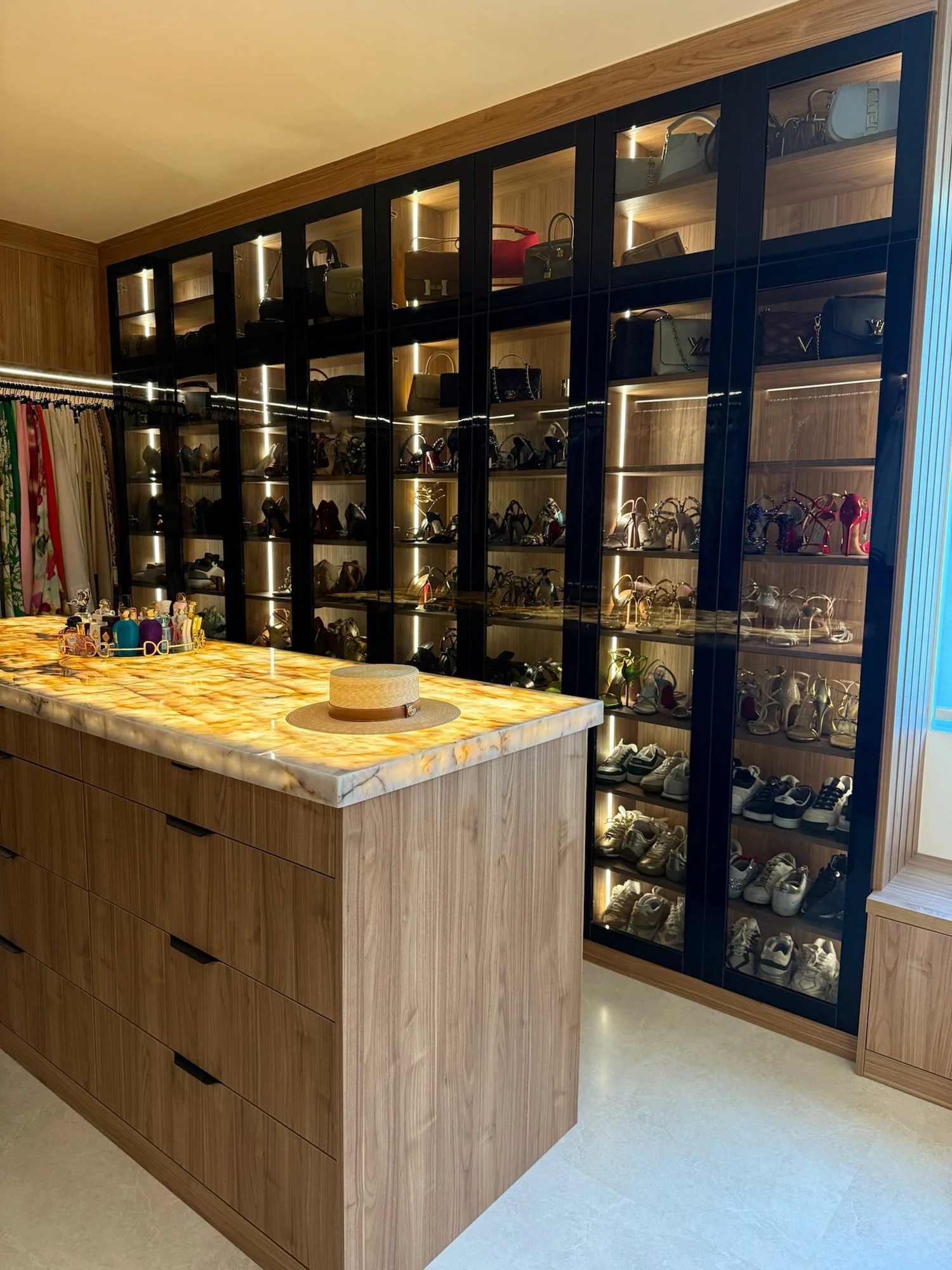 Clósets personalizados, modernos y atemporales