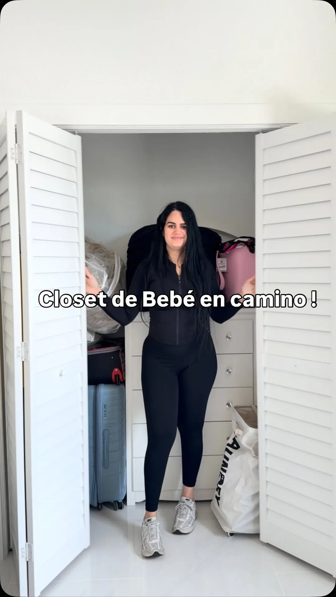 Mis amores estuvimos haciendo el closet del bebé que viene en camino 😍! Aún no sabemos el sexo pero este sirv