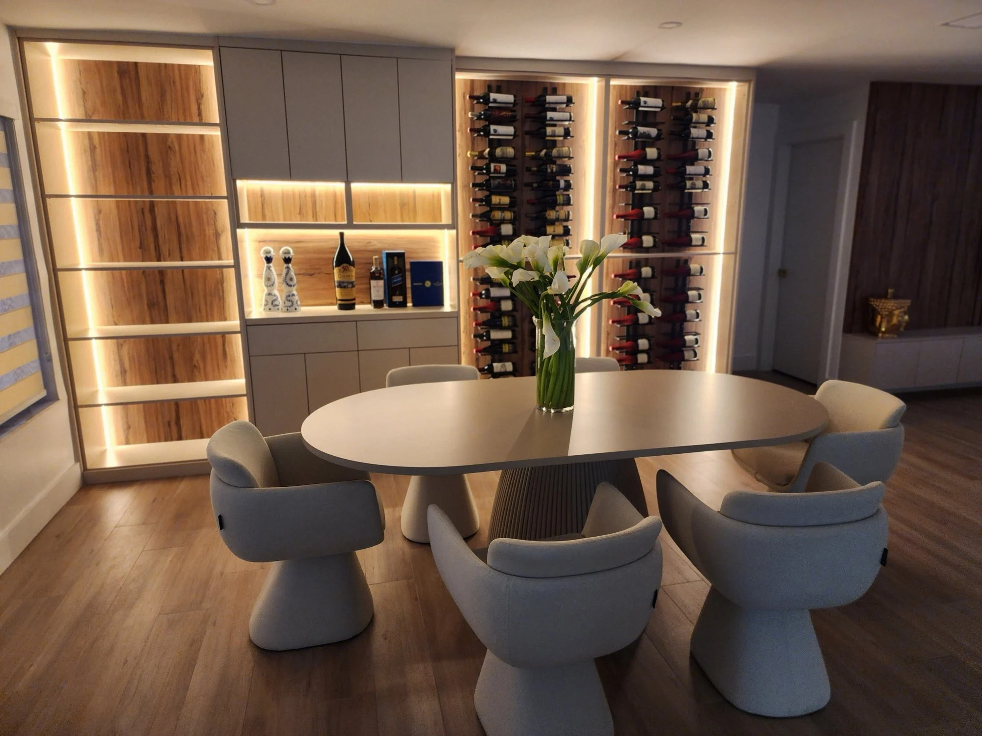 media wall de sala fabricado e instalado por Closet Detail en Key Biscayne, Florida